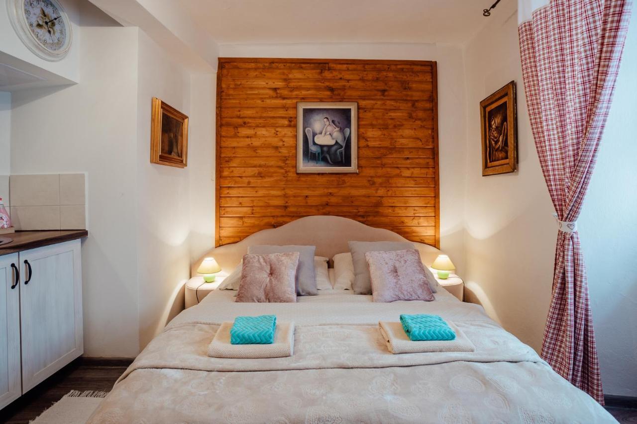 Strieborny Dvor Apartment *